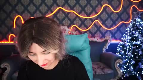 roxy_rayy online show from January 7, 2025, 5:09 pm