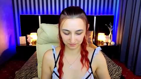 roxy_rayy online show from October 15, 2025, 1:11 pm