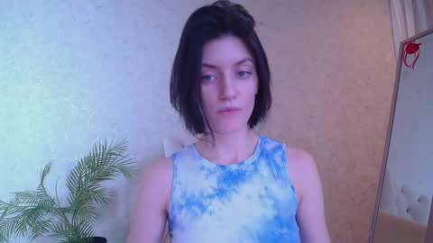 roxy_riot_ online show from March 4, 2025, 4:27 am