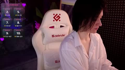 roxy_riot_ online show from September 26, 2025, 2:26 am