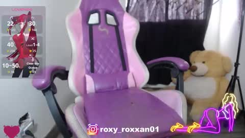 Snapshot of roxy_roxxan chatting on March 18, 2026, 1:36 pm - online show from March 18, 2026, 1:36 pm
