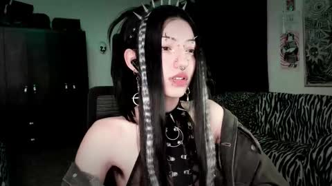 Roxy Independient model Help me to reach 50 thumbs up online show from February 25, 2026, 12:53 am