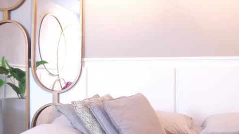 Roxy  online show from October 8, 2025, 12:14 pm