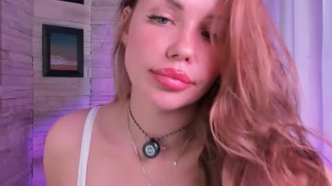 Snapshot of roxy_wet chatting on June 28, 2026, 12:44 pm Roxy follow me online show from June 28, 2026, 12:44 pm