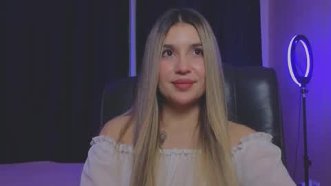 Roxy online show from October 28, 2025, 10:23 pm