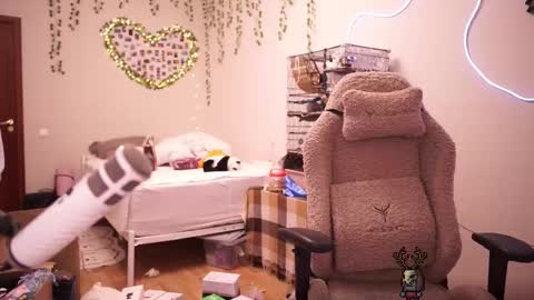 roxysuh online show from October 1, 2025, 9:37 am