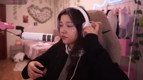 Snapshot of roxysuh chatting on May 7, 2026, 10:31 am roxysuh online show from May 7, 2026, 10:31 am