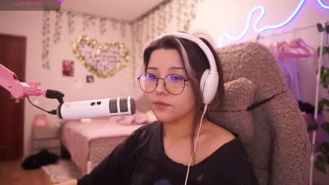 Snapshot of roxysuh chatting on May 25, 2026, 7:47 am roxysuh online show from May 25, 2026, 7:47 am