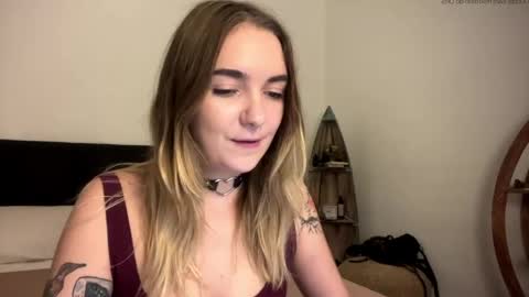 Roxy online show from April 22, 2026, 1:23 pm