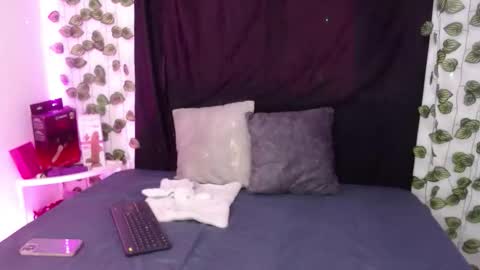 Bruna Royale  online show from February 2, 2026, 4:17 pm