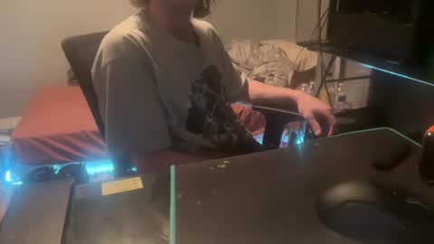 Snapshot of royalty13m chatting on October 7, 2025, 8:33 am Royalty13m online show from October 7, 2025, 8:33 am