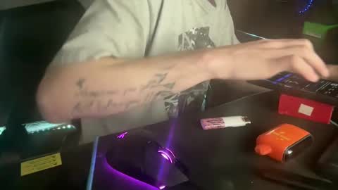 Snapshot of royalty13m chatting on October 7, 2025, 8:39 pm Royalty13m online show from October 7, 2025, 8:39 pm