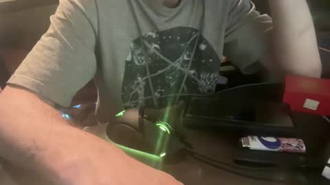 Snapshot of royalty13m chatting on October 8, 2025, 8:45 am Royalty13m online show from October 8, 2025, 8:45 am