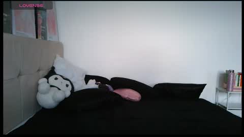 Snapshot of royaltycup chatting on April 19, 2026, 10:34 pm Davinchys and Trinity online show from April 19, 2026, 10:34 pm
