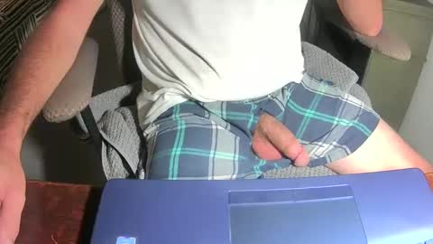 Snapshot of royer8650 chatting on October 23, 2025, 10:03 am Lookingaround online show from October 23, 2025, 10:03 am