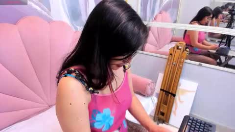 Snapshot of rozario_pinceles chatting on January 9, 2026, 11:57 am online show from January 9, 2026, 11:57 am