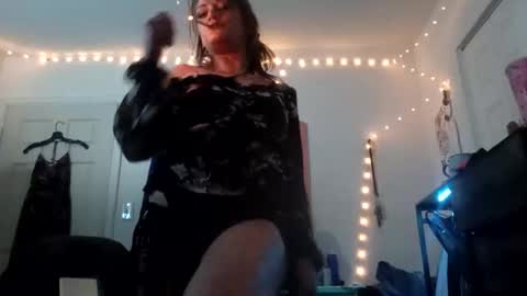 rraineonme online show from January 16, 2026, 9:02 am