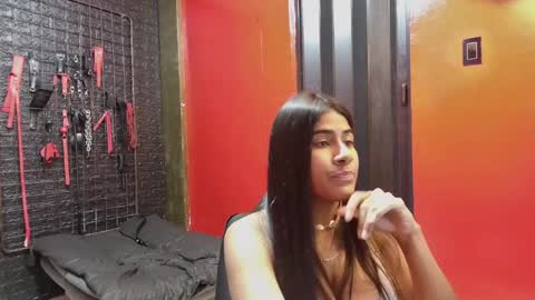 Snapshot of rubi_boobs_ chatting on December 17, 2024, 10:11 pm Rubi online show from December 17, 2024, 10:11 pm