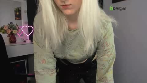 Snapshot of rubi_meow chatting on March 6, 2025, 1:24 pm Rubi online show from March 6, 2025, 1:24 pm