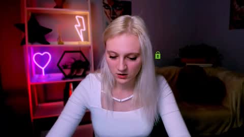 Snapshot of rubi_meow chatting on March 12, 2025, 5:07 pm Rubi online show from March 12, 2025, 5:07 pm