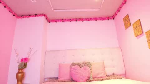 RUBY  online show from September 25, 2025, 1:15 pm