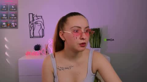 ruby_lay online show from September 17, 2025, 9:22 am