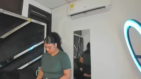 rubyxht online show from September 11, 2025, 12:38 pm