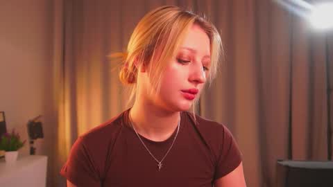 Mila online show from October 11, 2025, 3:10 pm