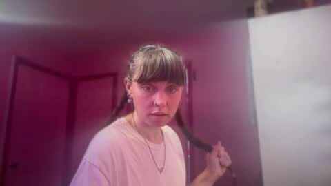 Snapshot of ruehallow chatting on October 9, 2025, 6:39 pm Rue Hallow online show from October 9, 2025, 6:39 pm