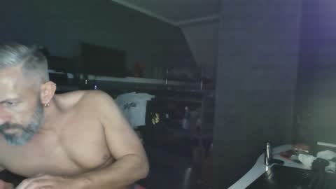 Chico que rico Caliente online show from January 16, 2025, 12:02 am