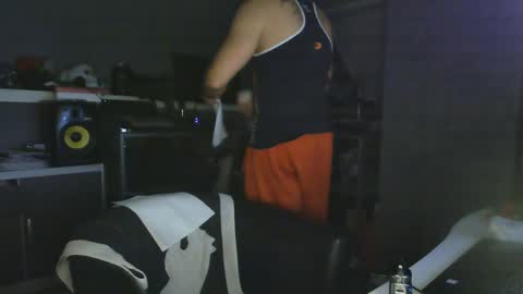 Chico que rico Caliente online show from January 22, 2025, 4:55 am