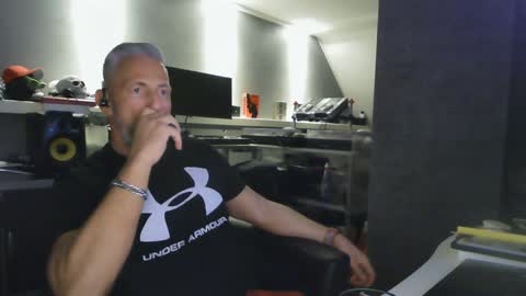 Chico que rico Caliente online show from January 30, 2025, 11:34 pm