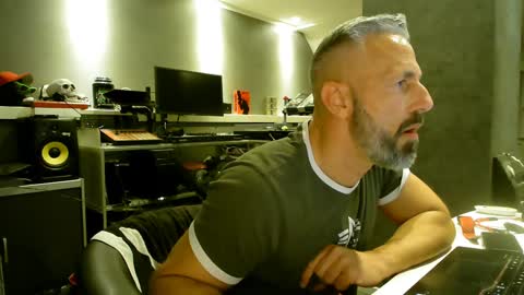 Chico que rico Caliente online show from February 7, 2025, 6:35 am