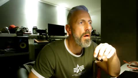 Chico que rico Caliente online show from February 23, 2025, 6:23 pm