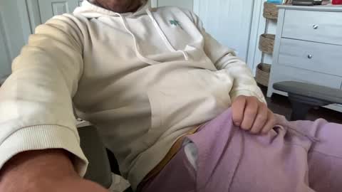 rungriff2323 online show from September 9, 2025, 1:43 pm