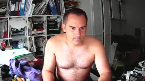 runner1978 online show from September 22, 2025, 6:37 am