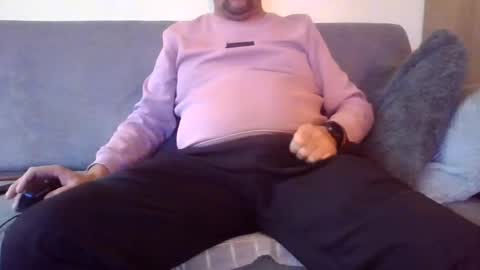 runner_1978 online show from December 13, 2024, 7:58 am