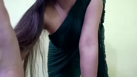 Snapshot of rupali01 chatting on March 1, 2025, 3:21 am Rupali online show from March 1, 2025, 3:21 am