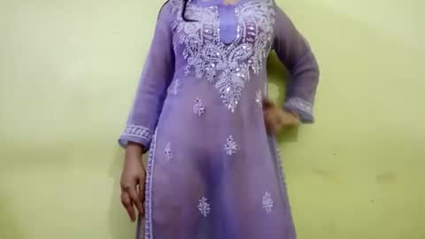 Snapshot of rupali01 chatting on October 17, 2025, 4:26 am Rupali online show from October 17, 2025, 4:26 am