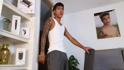 Snapshot of russell_adams_ chatting on March 15, 2026, 11:22 pm R U S S E L L online show from March 15, 2026, 11:22 pm