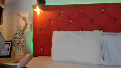 Snapshot of ruth_harvey chatting on October 1, 2025, 12:55 pm Ruth online show from October 1, 2025, 12:55 pm