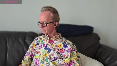 ruttingrabbit online show from October 24, 2025, 8:49 pm