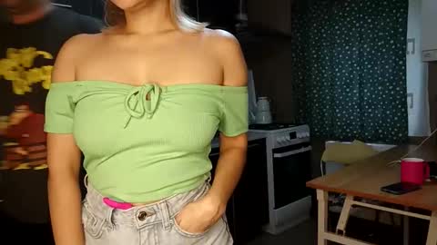 ruxandradanny online show from October 3, 2025, 5:48 am