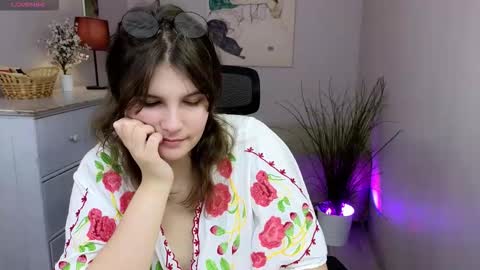 Ruyjin online show from November 18, 2025, 10:52 am