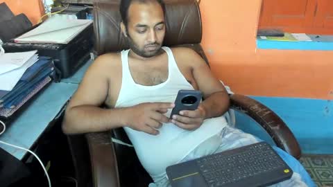 Snapshot of rwb17 chatting on April 1, 2026, 1:01 pm rwb17 online show from April 1, 2026, 1:01 pm