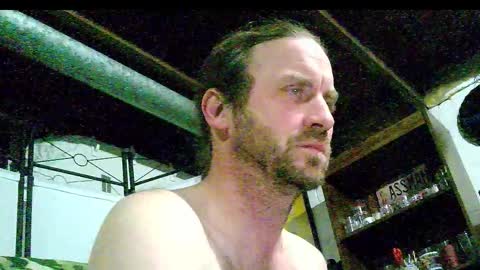 rwb1982 online show from November 11, 2025, 2:22 am