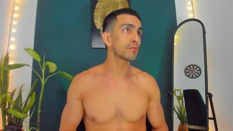 Ryan independent model online show from September 19, 2025, 10:10 pm