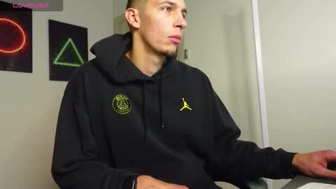 Snapshot of ryan_dozer chatting on October 9, 2025, 6:22 am RYAN DOZER online show from October 9, 2025, 6:22 am