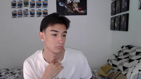 Snapshot of ryan_valentine17 chatting on May 7, 2026, 8:03 pm ryan online show from May 7, 2026, 8:03 pm