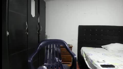 ryan_xc1 online show from November 26, 2025, 2:23 am